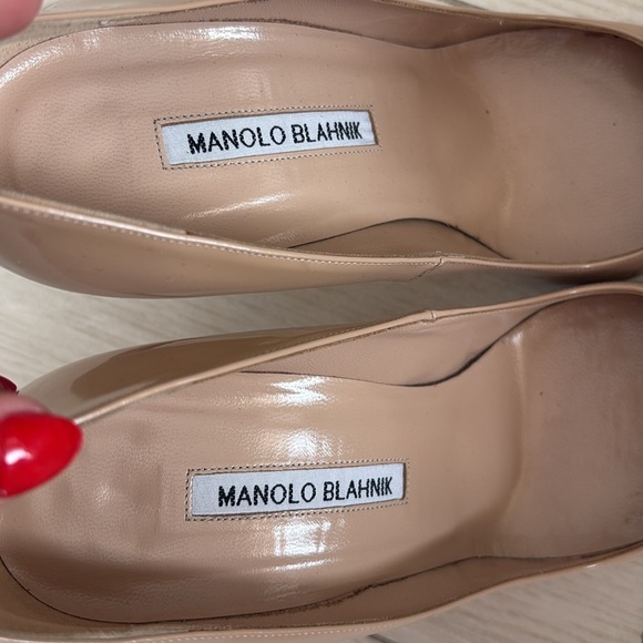 Manolo Blahnik Stiletto Heels with Pointed Toe and Glossy Finish - Picture 6 of 6